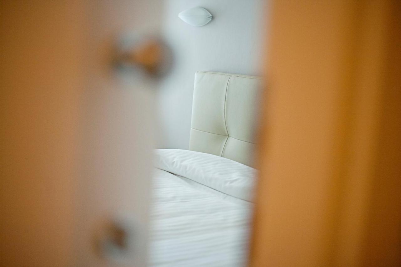 Hotel Continental เซนีกัลเลีย ภายนอก รูปภาพ