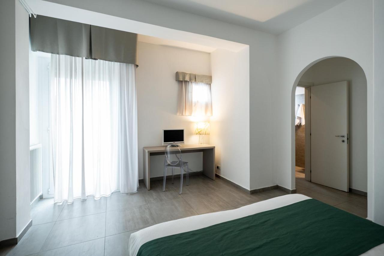 Hotel Continental เซนีกัลเลีย ภายนอก รูปภาพ