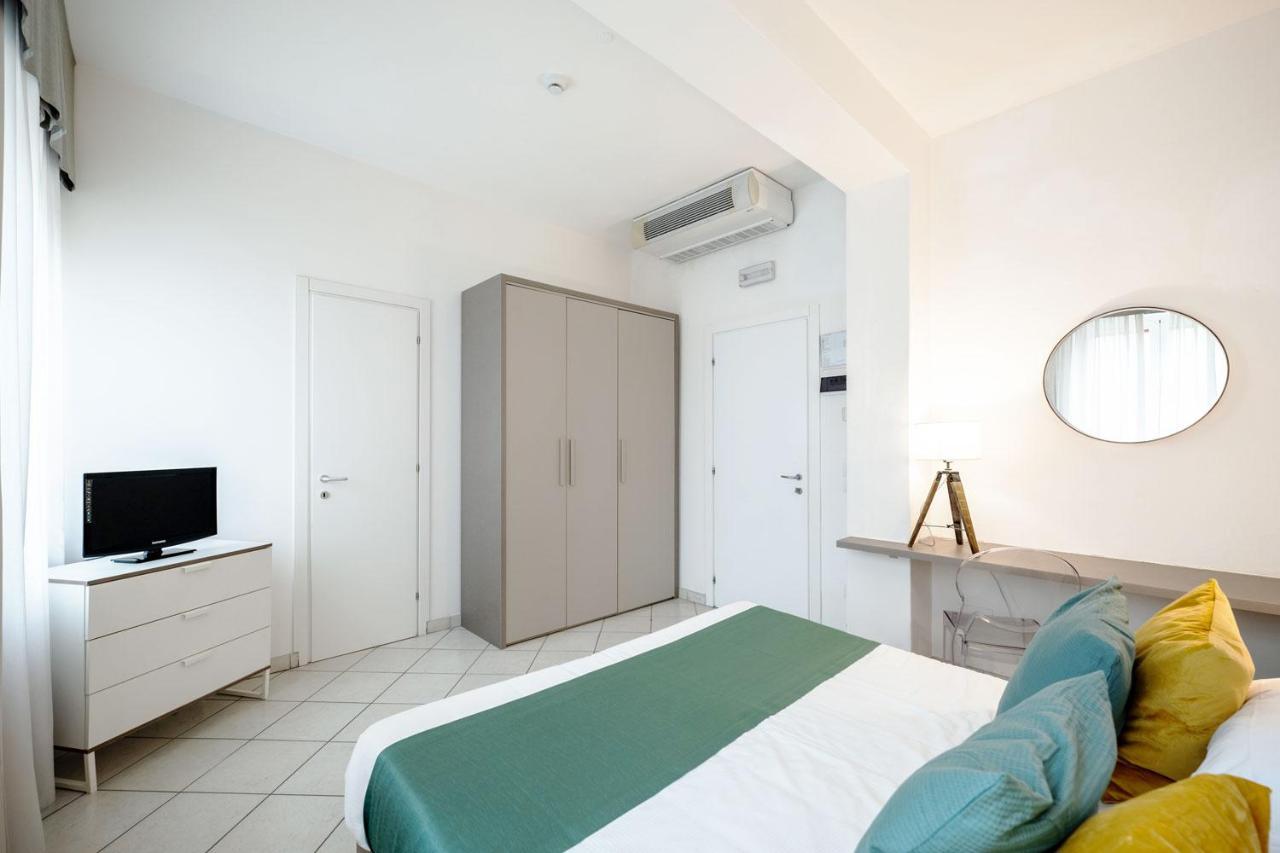 Hotel Continental เซนีกัลเลีย ภายนอก รูปภาพ