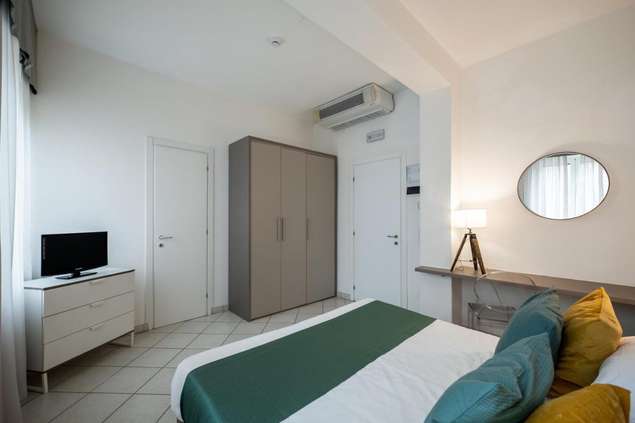 Hotel Continental เซนีกัลเลีย ภายนอก รูปภาพ